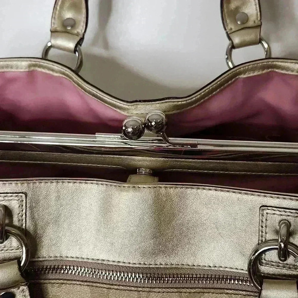 Coach Penelope with Classic C Gold & Cream Leather Pink Lining Shoulder Purse - Picture 3 of 7
